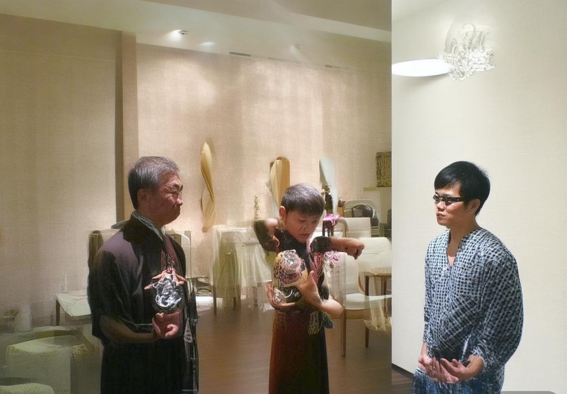 NBA季后赛首战：字母哥率雄鹿逆袭，魔术顽强抵抗精彩对决(图1)